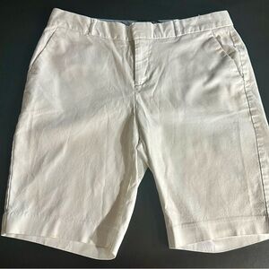 BANANA REPUBLIC FACTORY WOMENS WHITE BERMUDA SHORTS SIZE 6